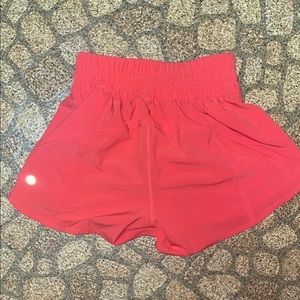 lulu lemon hotty hot shorts